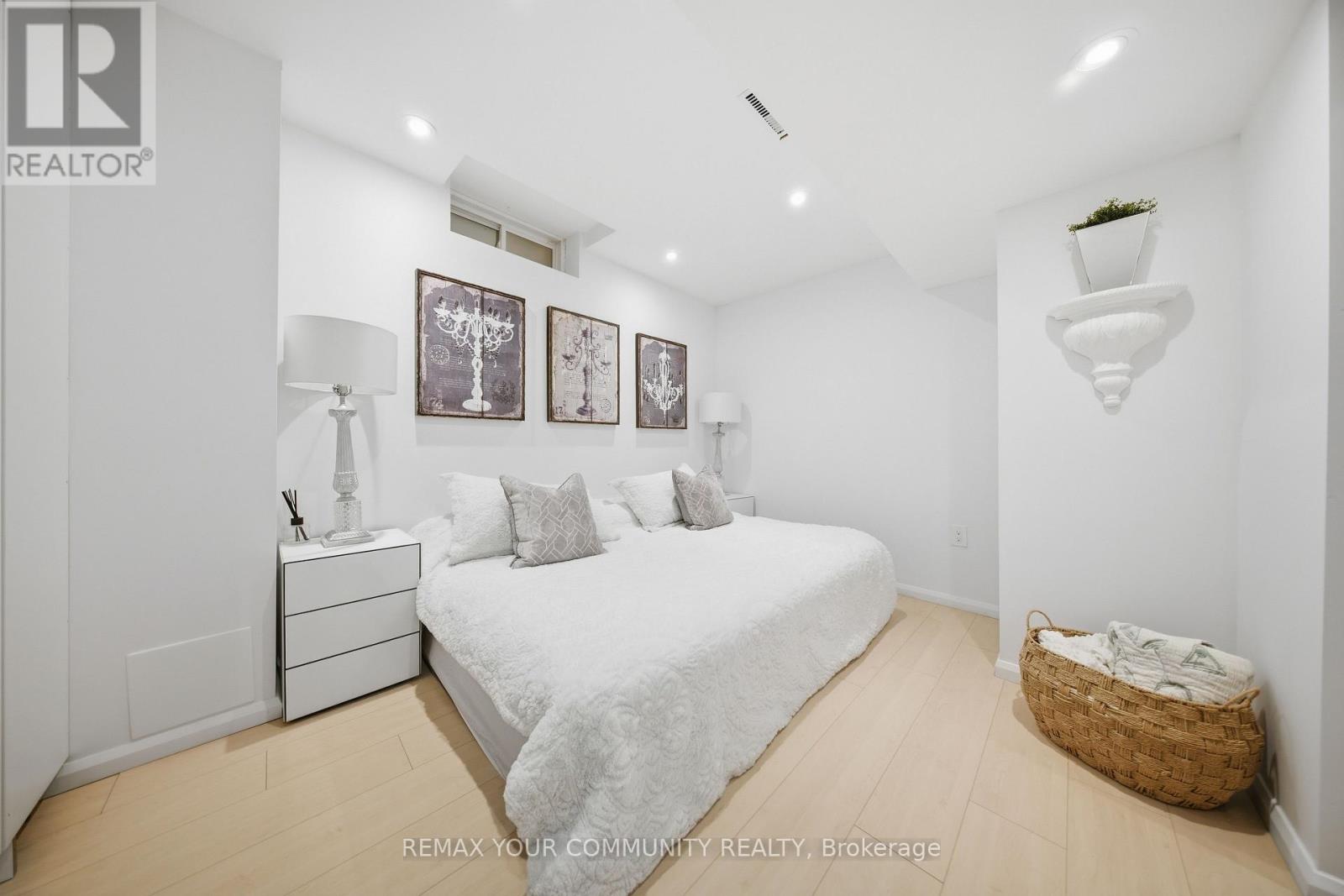 34 Kalmar Crescent, Richmond Hill, Ontario  L4E 3Z3 - Photo 33 - N12790358