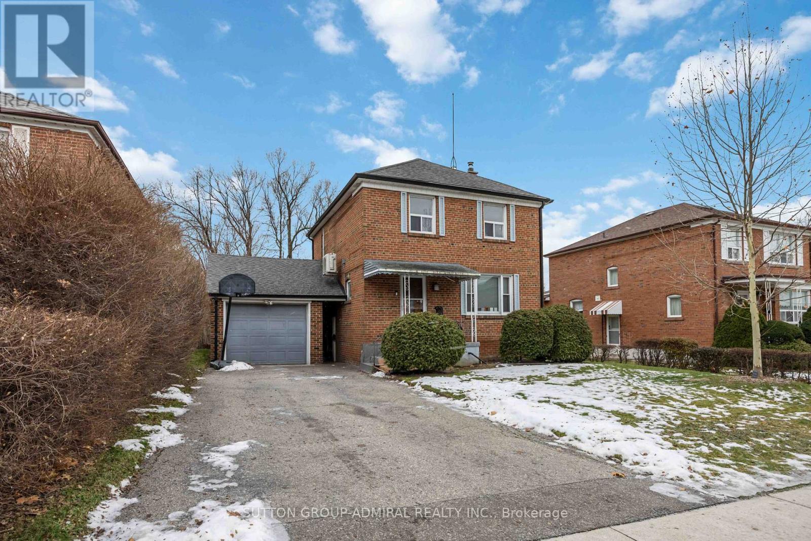 31 Dell Park Avenue, Toronto, Ontario  M6B 2T5 - Photo 3 - C12790366