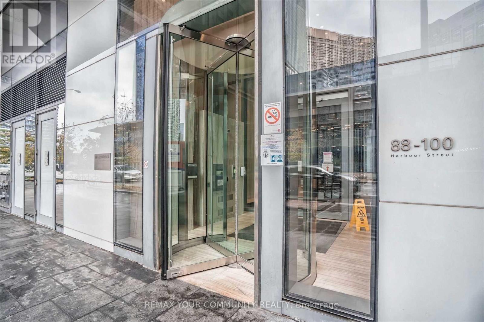 1501 - 100 Harbour Street, Toronto (Waterfront Communities), Ontario  M5J 2T5 - Photo 2 - C12790404