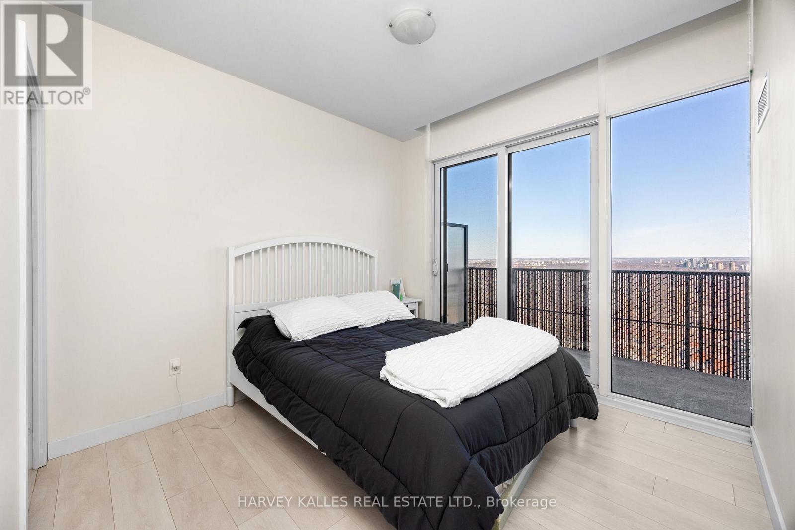 5807 - 8 Eglinton Avenue E, Toronto (Mount Pleasant West), Ontario  M4P 0C1 - Photo 5 - C12790416