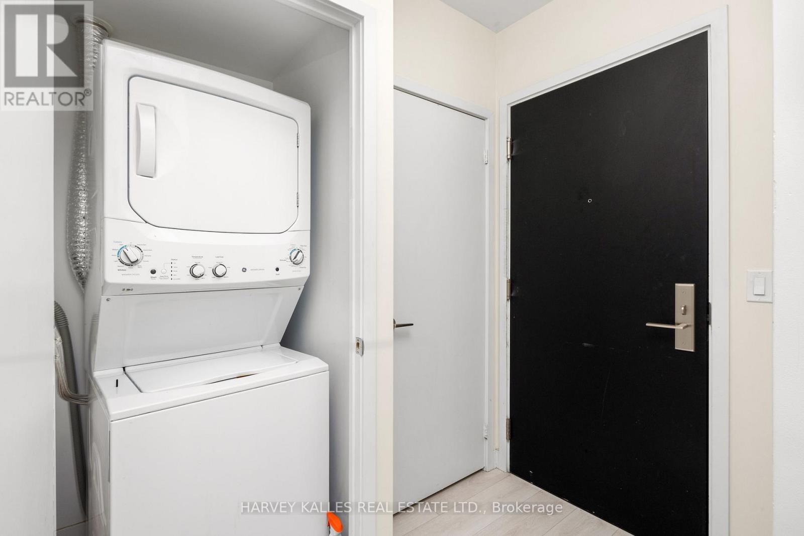 5807 - 8 Eglinton Avenue E, Toronto (Mount Pleasant West), Ontario  M4P 0C1 - Photo 8 - C12790416