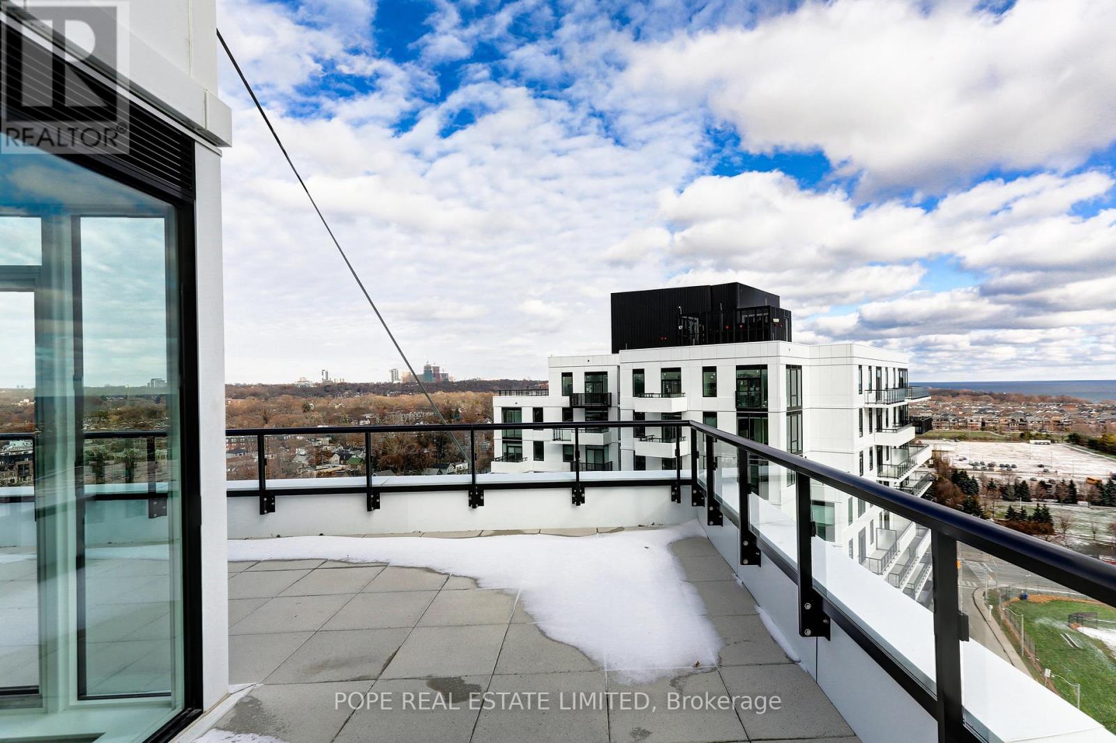 1601 - 1050 Eastern Avenue, Toronto (Greenwood-Coxwell), Ontario  M4L 0B7 - Photo 47 - E12790394