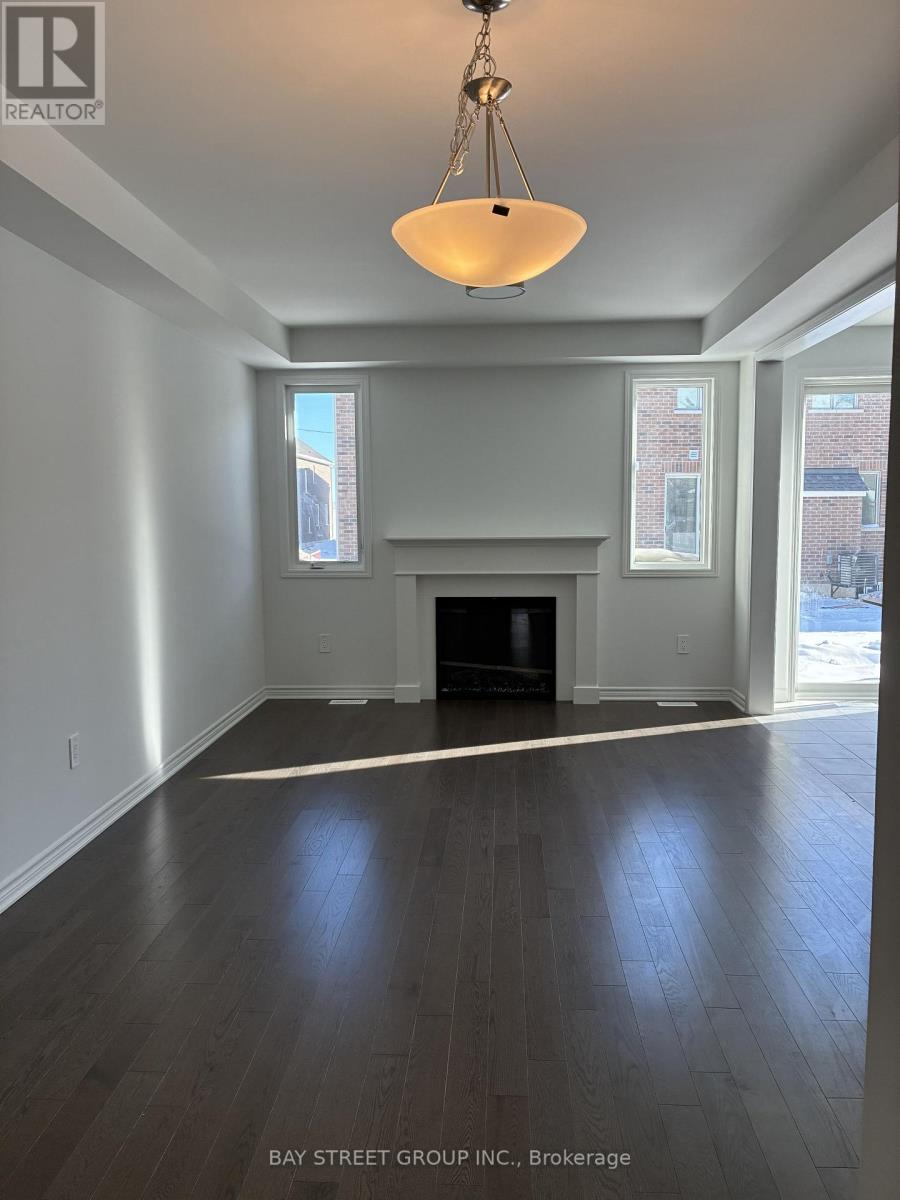 9 Moss Drive E, Markham, Ontario  L6C 3S8 - Photo 11 - N12790406