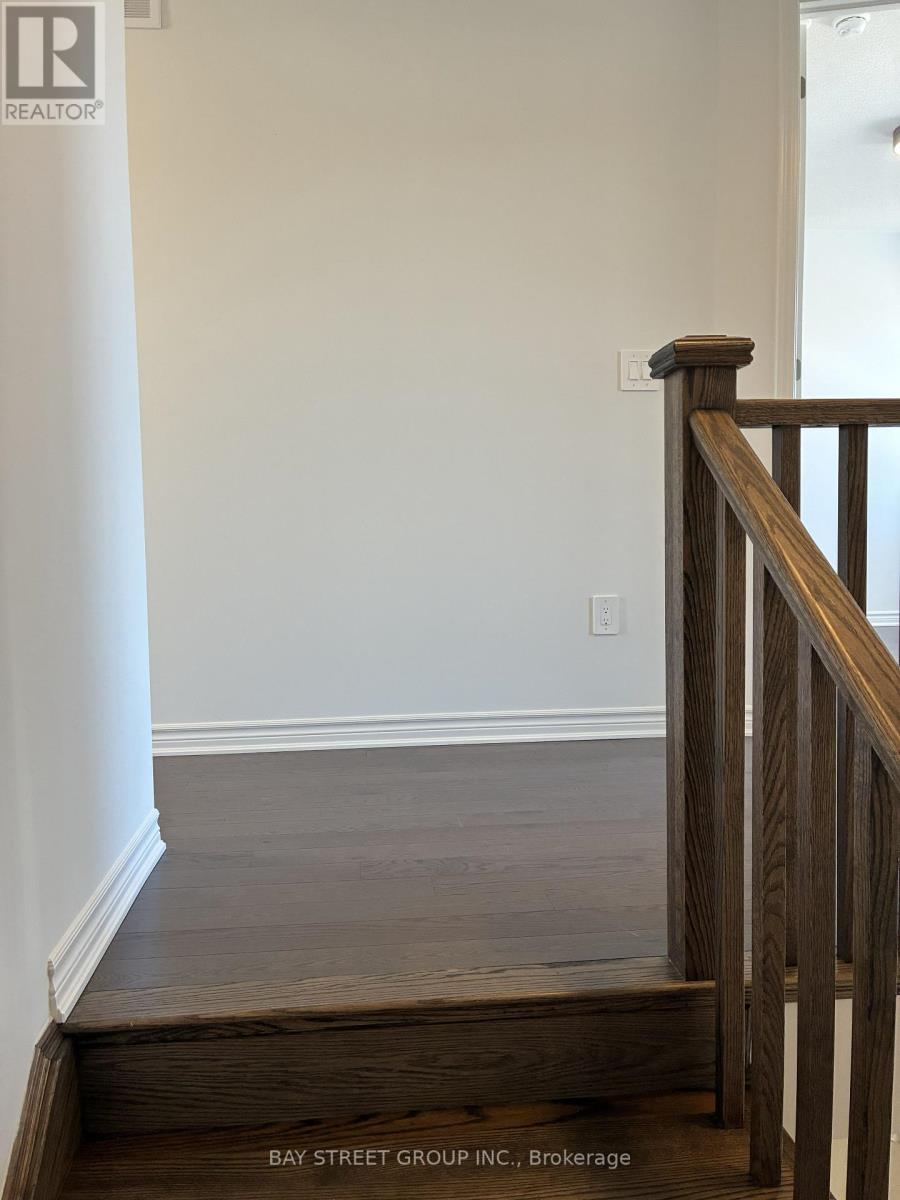 9 Moss Drive E, Markham, Ontario  L6C 3S8 - Photo 16 - N12790406