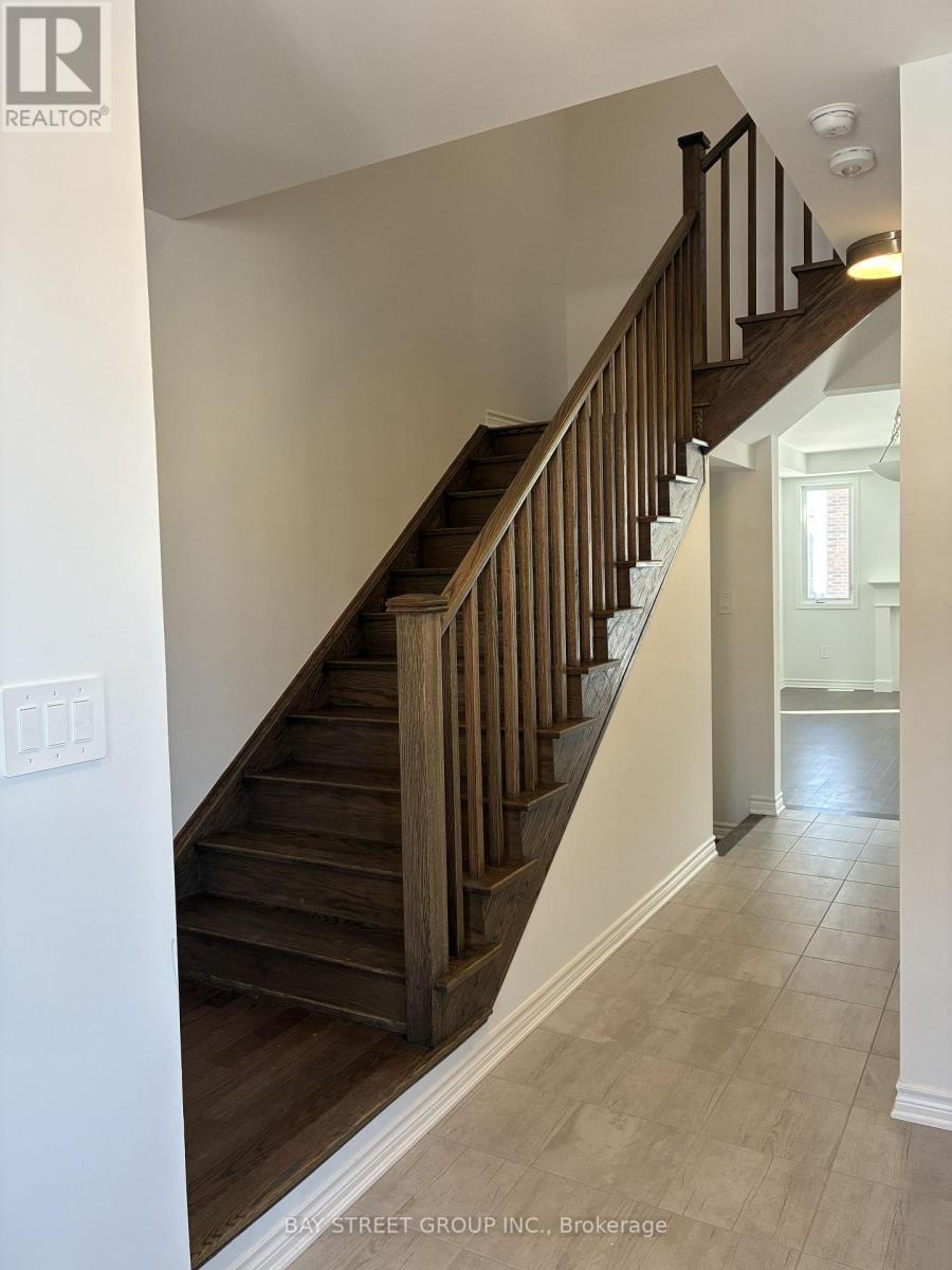 9 Moss Drive E, Markham, Ontario  L6C 3S8 - Photo 6 - N12790406