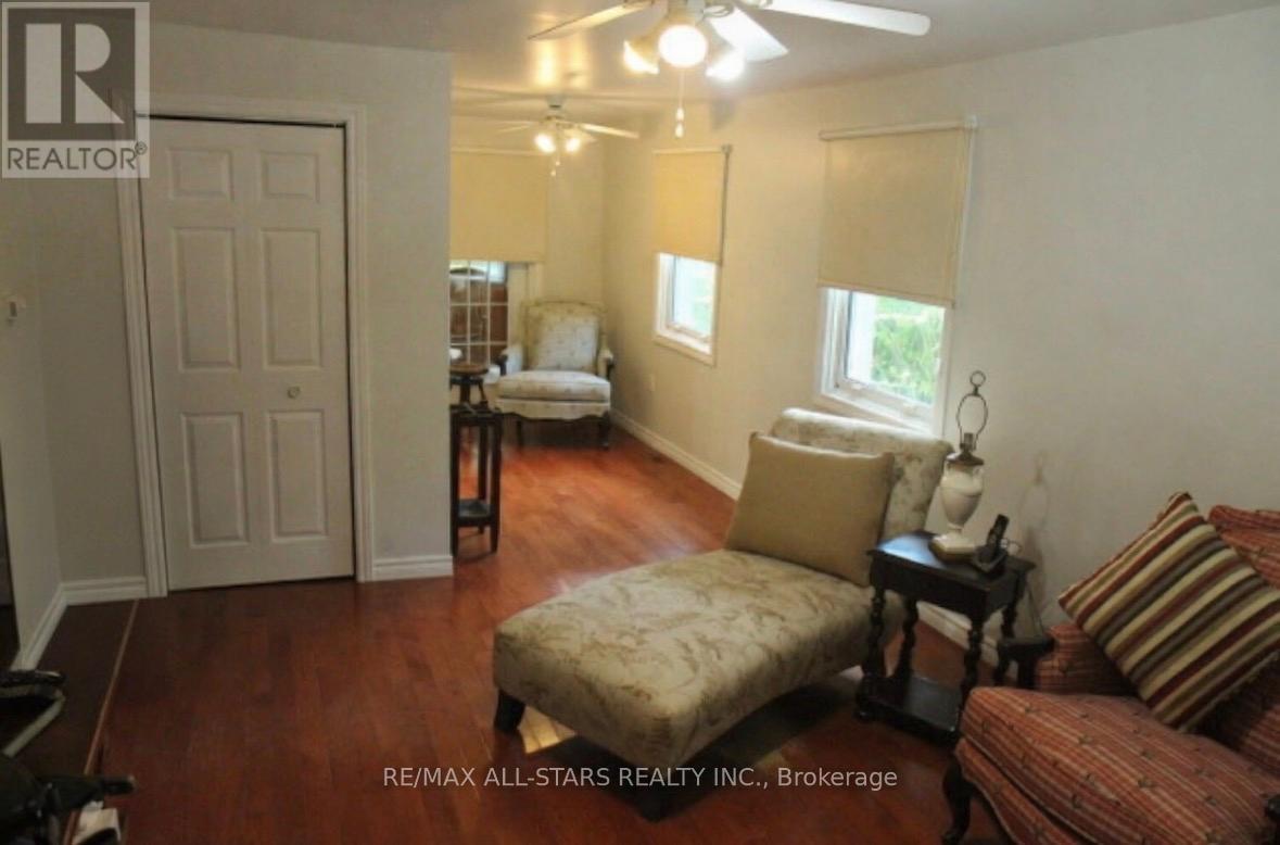 77 Bobcaygeon Road, Minden Hills, Ontario  K0M 2K0 - Photo 9 - X12373324