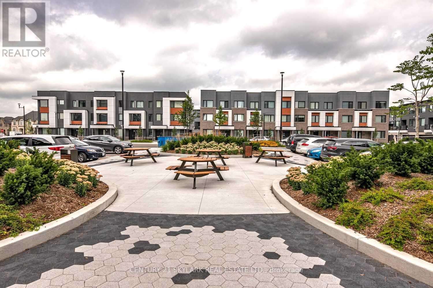 505 - 102 Grovewood Common, Oakville, Ontario  L6H 0X3 - Photo 4 - W12790374