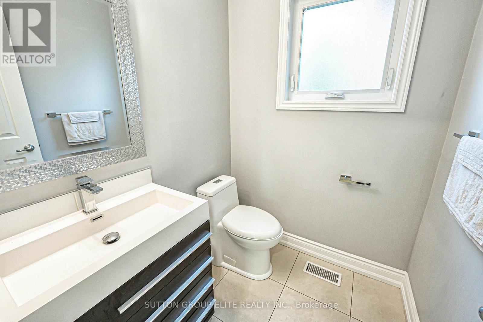 298 Fredericksburg Court, Mississauga, Ontario  L4Z 2T2 - Photo 17 - W12790396