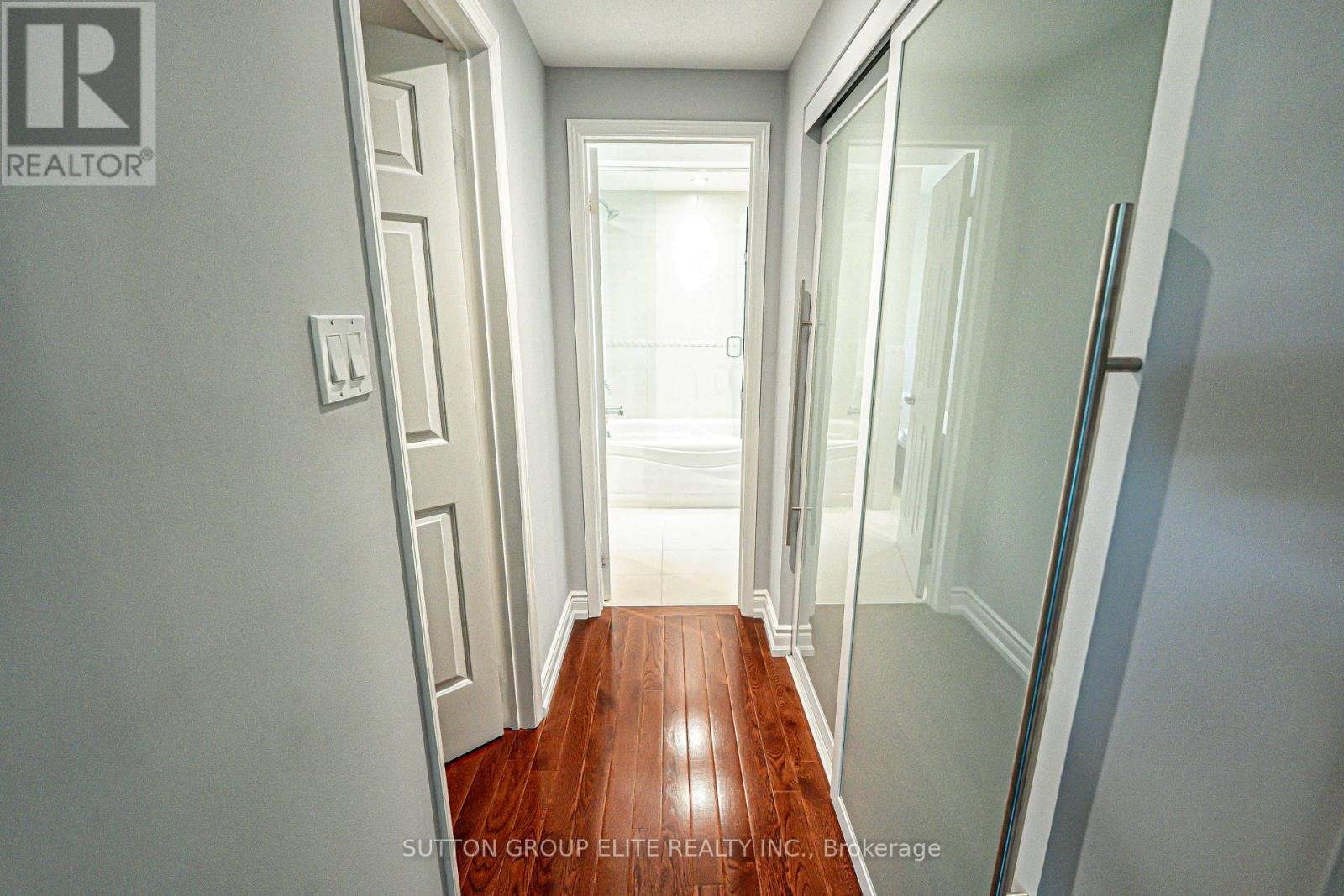 298 Fredericksburg Court, Mississauga, Ontario  L4Z 2T2 - Photo 22 - W12790396