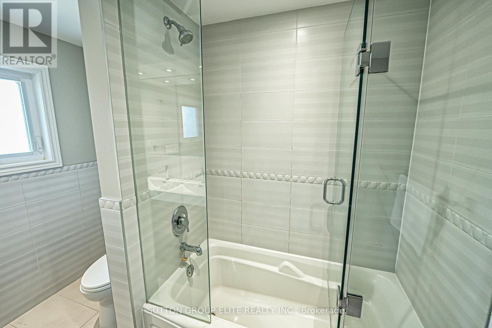 298 Fredericksburg Court, Mississauga, Ontario  L4Z 2T2 - Photo 25 - W12790396