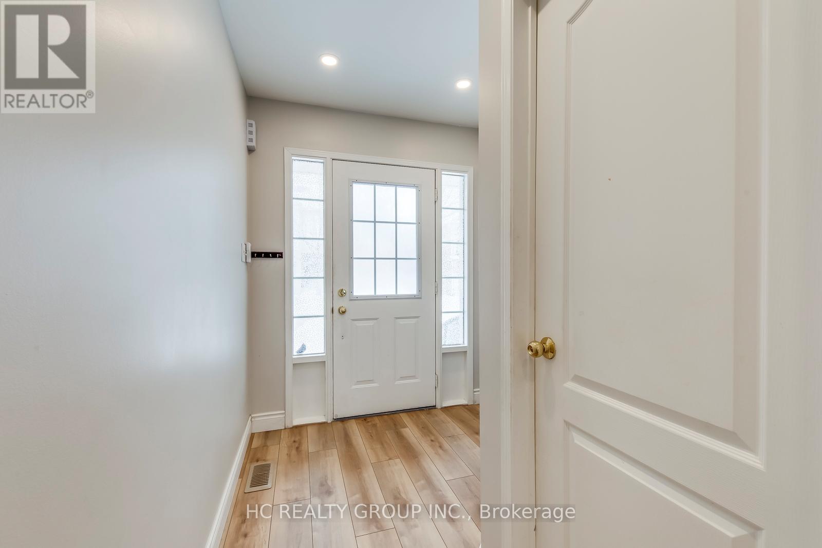 75 - 1489 Heritage Way, Oakville, Ontario  L6M 4M7 - Photo 4 - W12790402