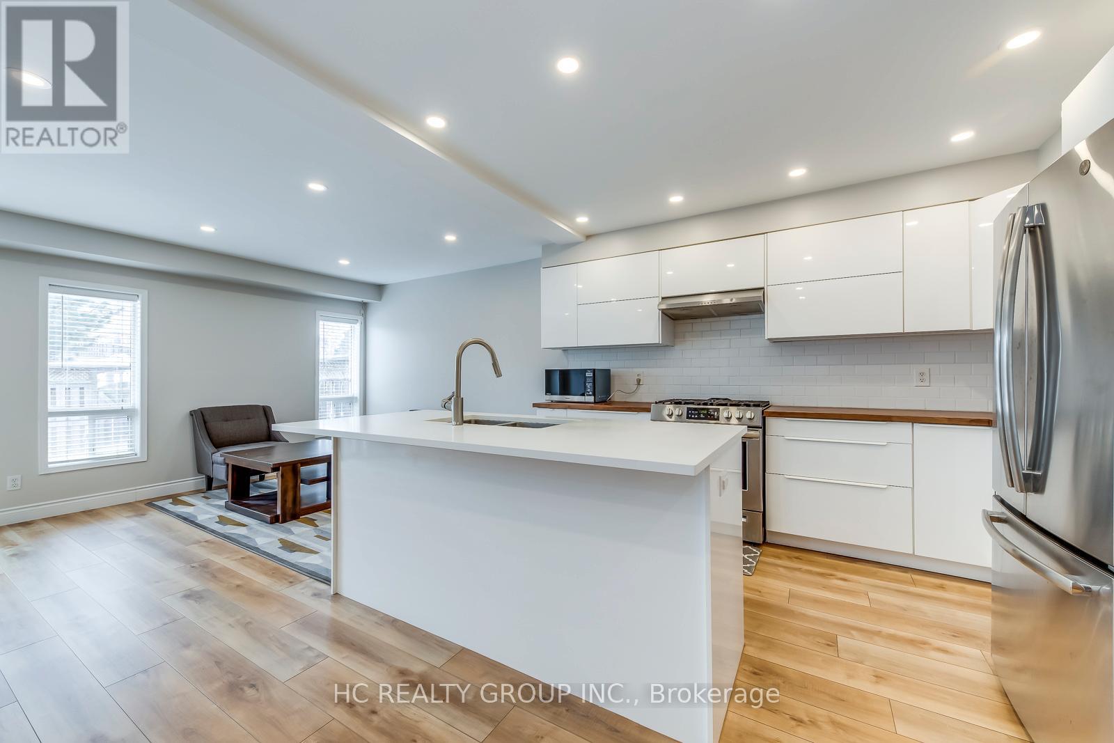 75 - 1489 Heritage Way, Oakville, Ontario  L6M 4M7 - Photo 6 - W12790402