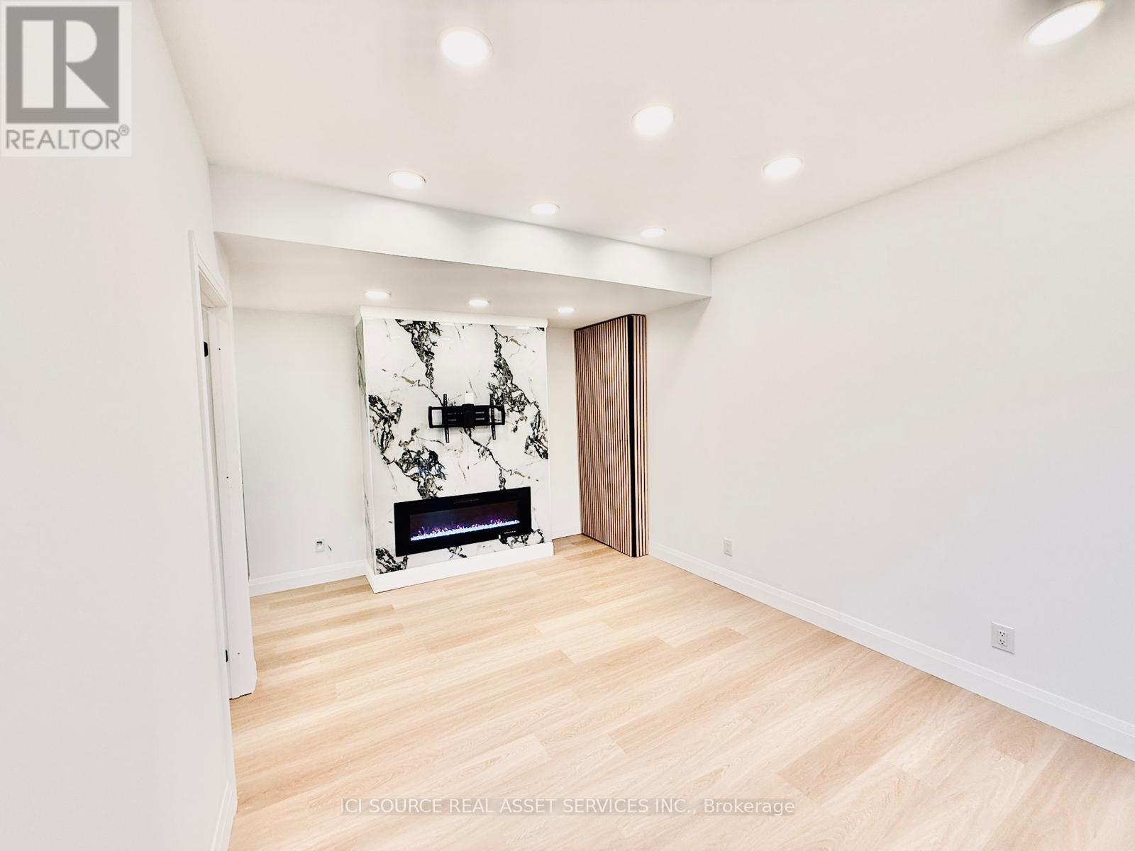 1 - 3186 Hines Drive, Oakville, Ontario  L6M 0Z9 - Photo 2 - W12790414