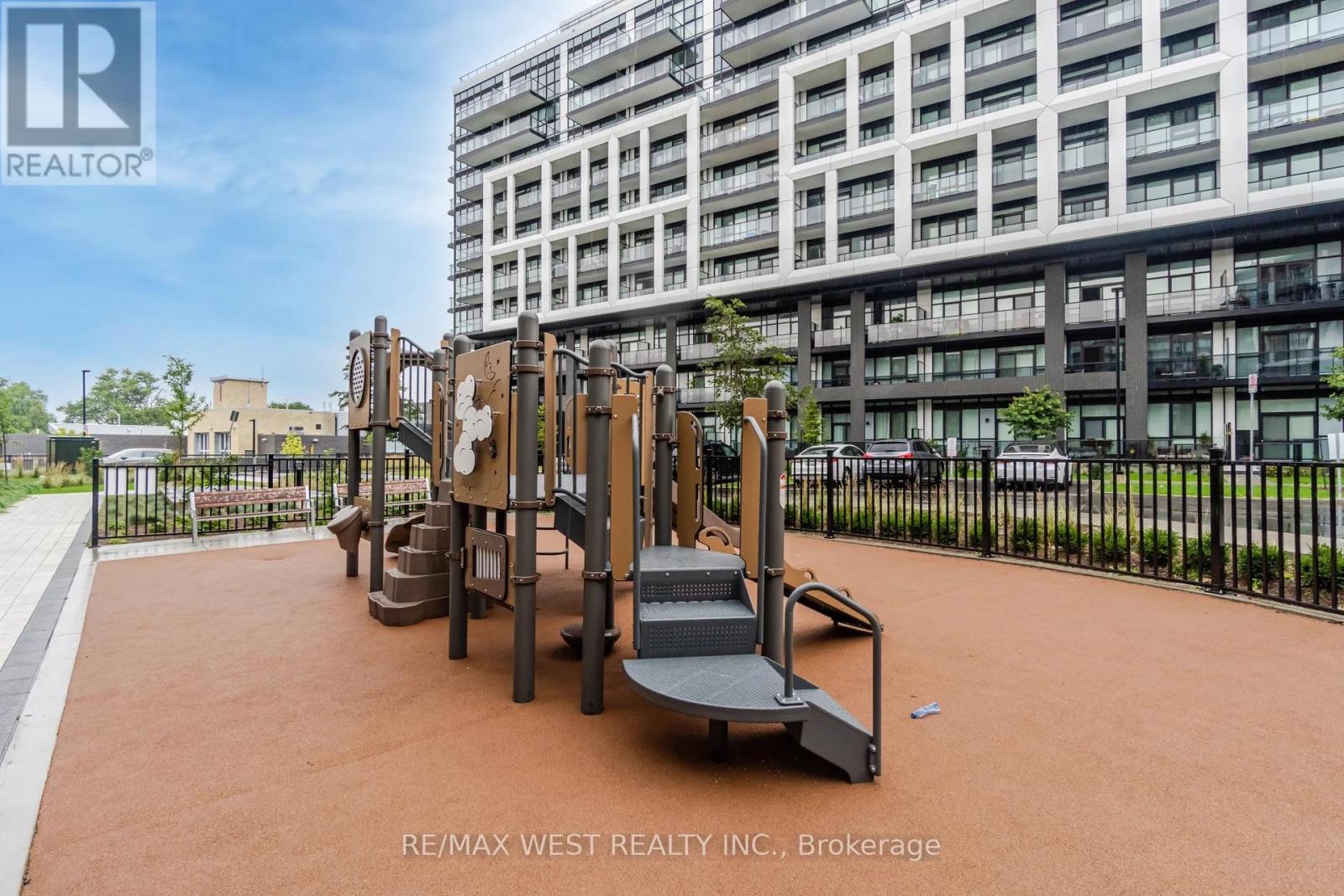 218 - 60 George Butchart Drive, Toronto, Ontario  M3K 0E1 - Photo 17 - W12790418