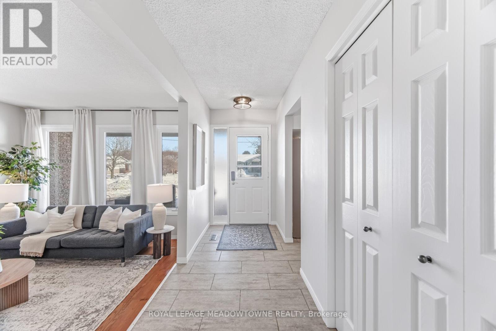 245 Queen Street, Guelph/eramosa (Rockwood), Ontario  N0B 2K0 - Photo 4 - X12790386