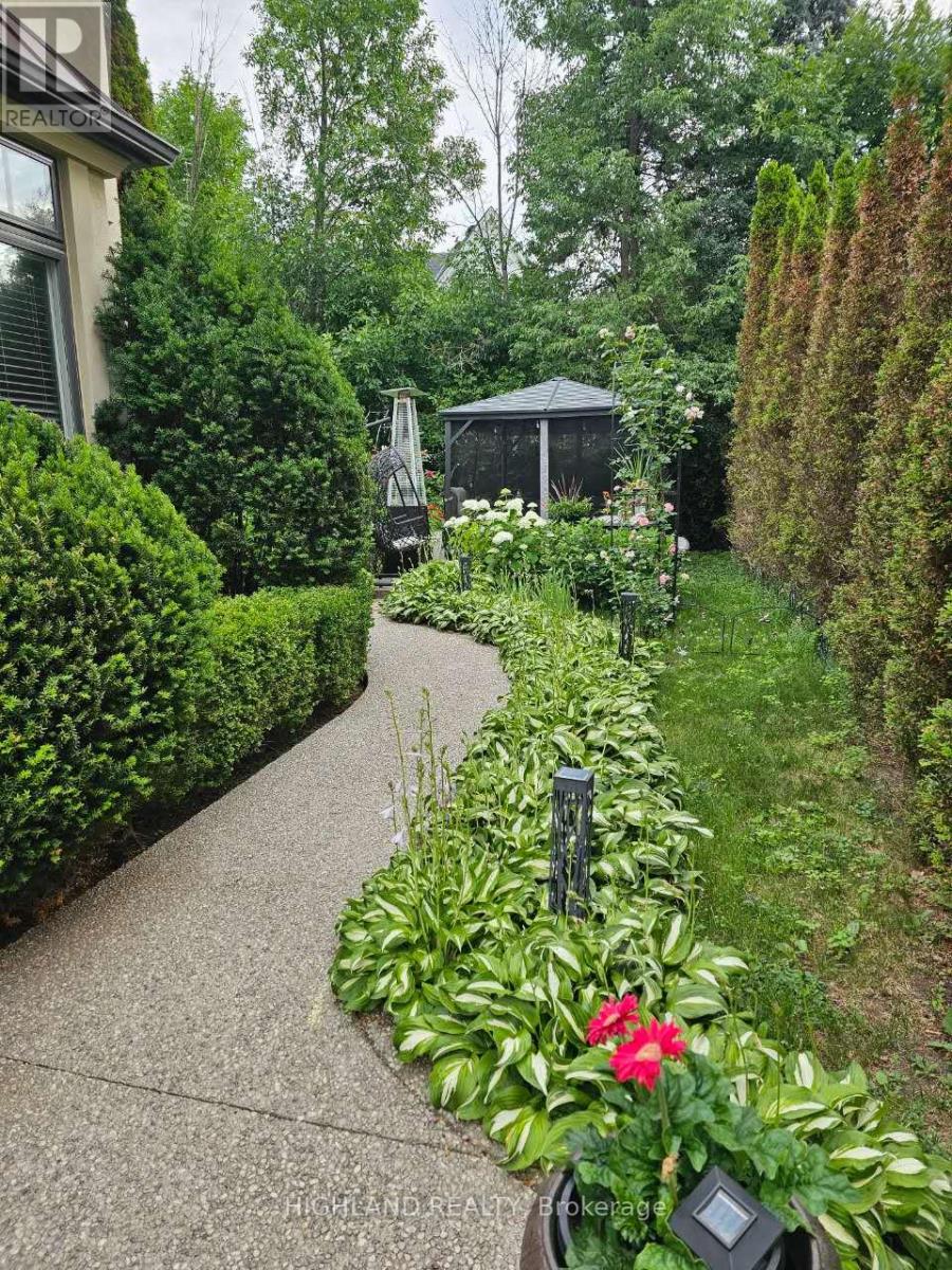 108 Livno Common, Oakville, Ontario  L6L 1H1 - Photo 4 - W12769882