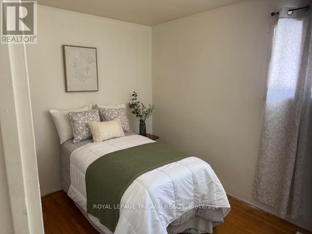 154 Ross Avenue, Thames Centre, Ontario  N0L 1G1 - Photo 9 - X12789404