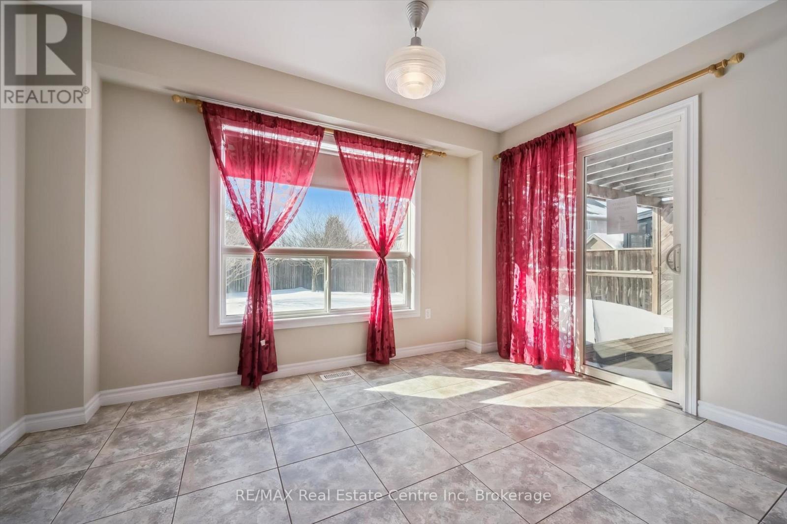 44 Dominion Drive, Guelph (Pineridge/westminster Woods), Ontario  N1L 0B4 - Photo 11 - X12739166