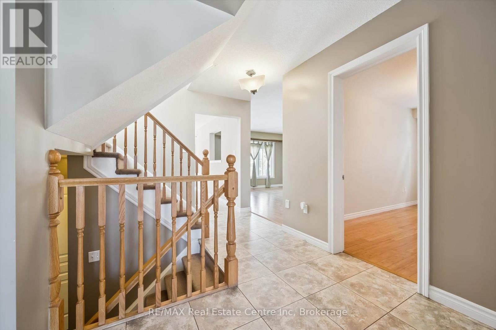 44 Dominion Drive, Guelph (Pineridge/westminster Woods), Ontario  N1L 0B4 - Photo 4 - X12739166