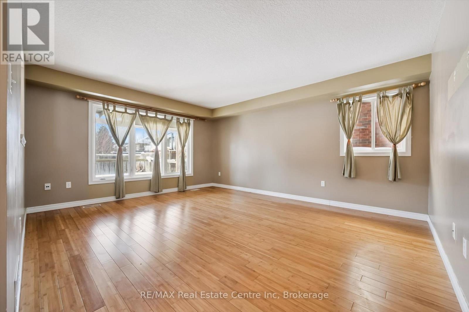 44 Dominion Drive, Guelph (Pineridge/westminster Woods), Ontario  N1L 0B4 - Photo 7 - X12739166