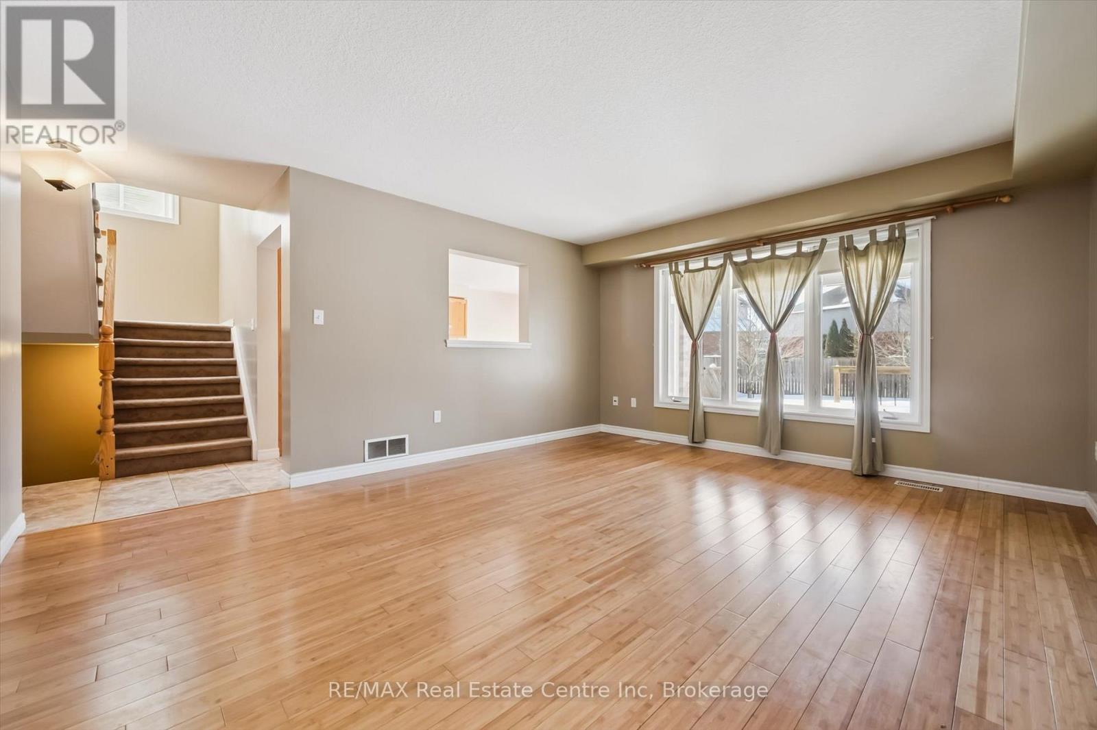 44 Dominion Drive, Guelph (Pineridge/westminster Woods), Ontario  N1L 0B4 - Photo 8 - X12739166