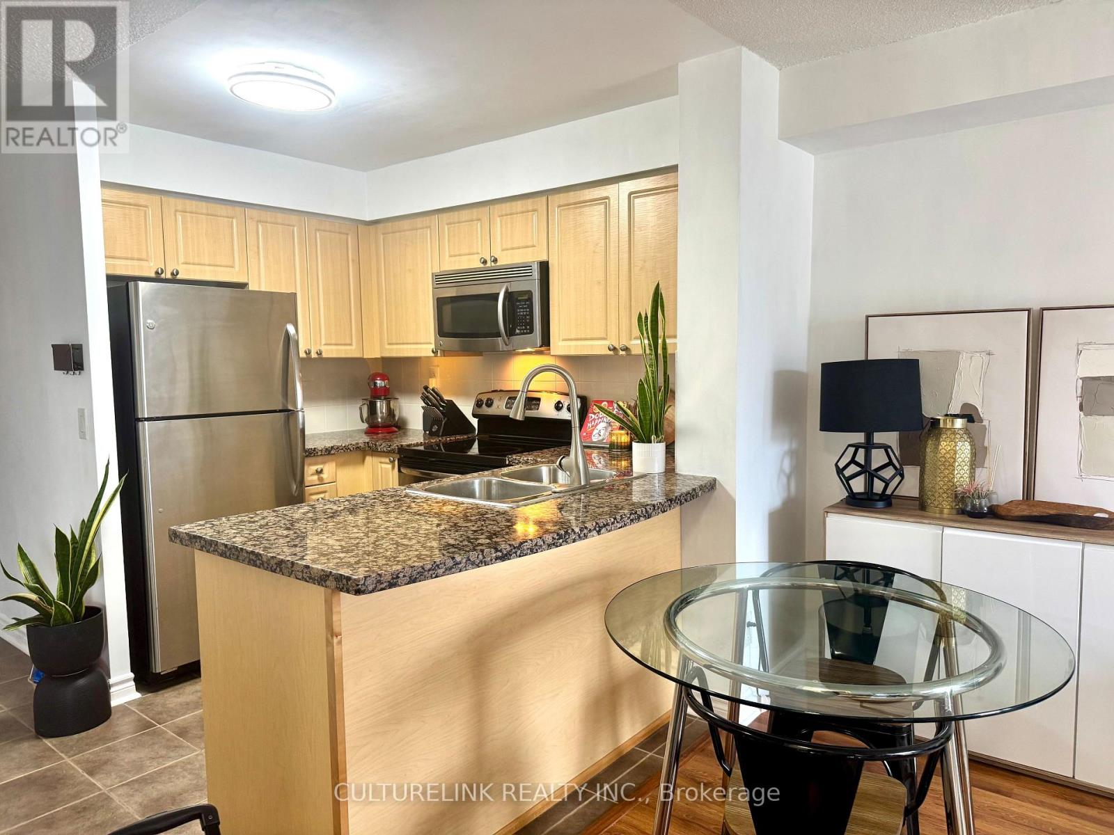 2209 - 5 Michael Power Place, Toronto (Islington-City Centre West), Ontario  M9A 0A3 - Photo 7 - W12671238