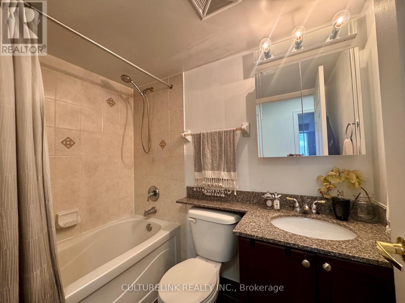 2209 - 5 Michael Power Place, Toronto (Islington-City Centre West), Ontario  M9A 0A3 - Photo 8 - W12671238