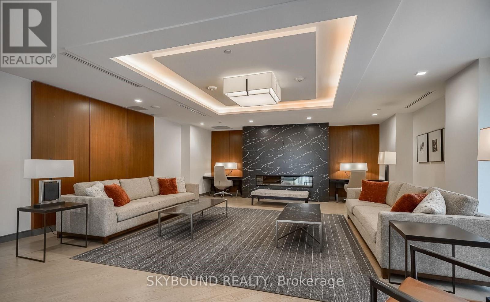 143 - 1575 Lakeshore Road W, Mississauga, Ontario  L5J 0B1 - Photo 4 - W12790426