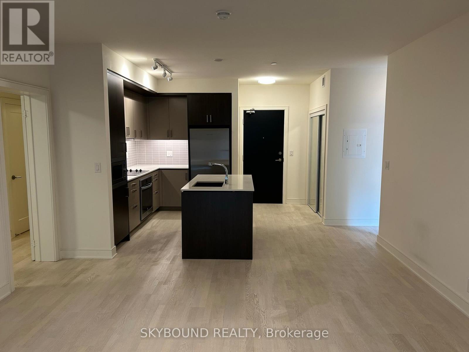 143 - 1575 Lakeshore Road W, Mississauga, Ontario  L5J 0B1 - Photo 6 - W12790426