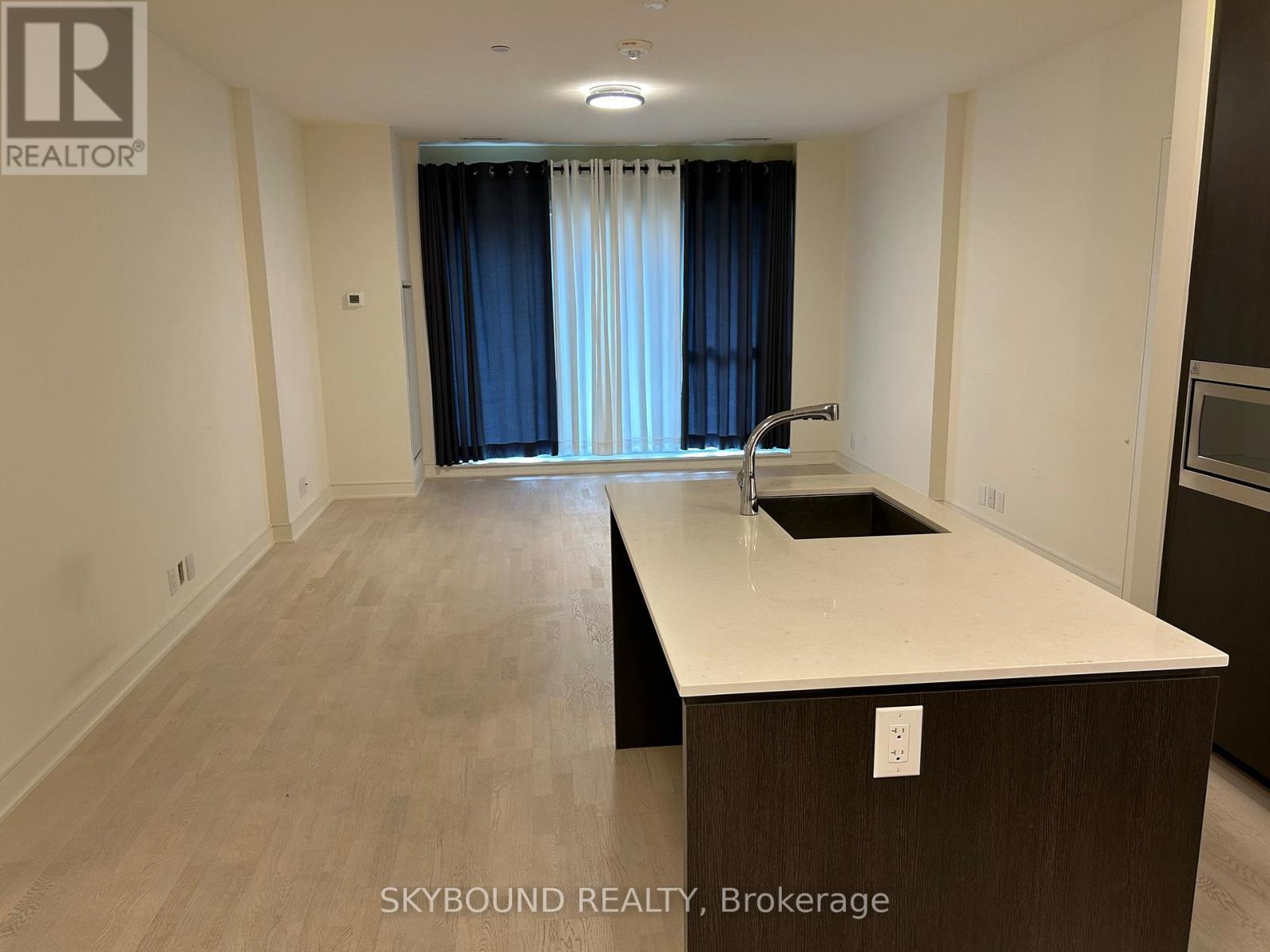 143 - 1575 Lakeshore Road W, Mississauga, Ontario  L5J 0B1 - Photo 9 - W12790426