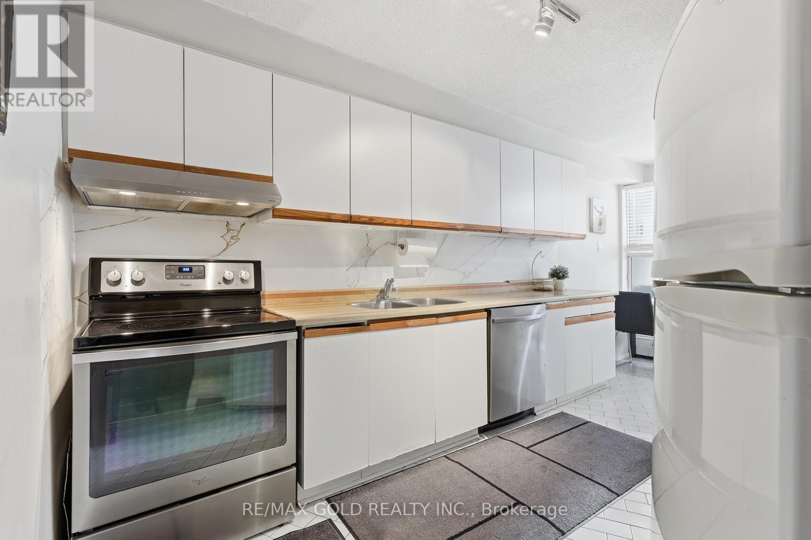 401 - 335 Mill Road, Toronto, Ontario  M9C 1Y6 - Photo 11 - W12790434