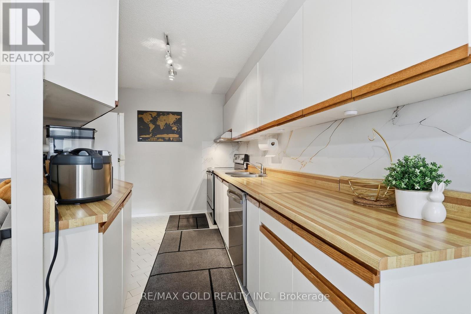 401 - 335 Mill Road, Toronto, Ontario  M9C 1Y6 - Photo 12 - W12790434