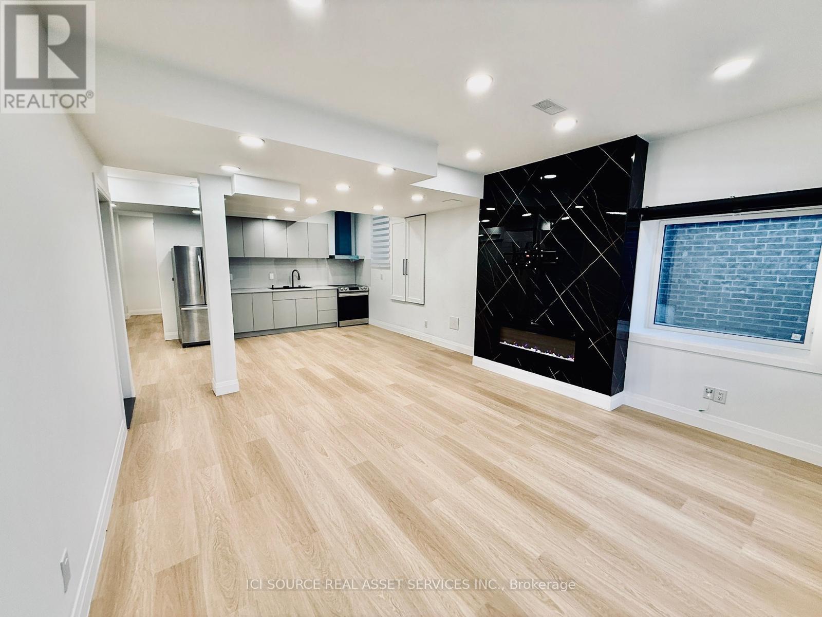 2 - 3186 Hines Drive, Oakville, Ontario  L6M 0Z9 - Photo 4 - W12790438