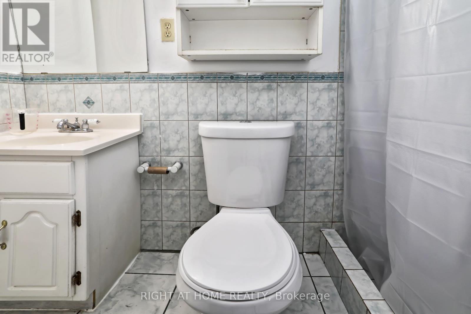 Lower - 16 Kingsdown Drive, Toronto, Ontario  M1K 3B8 - Photo 7 - E12790454