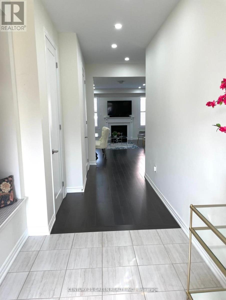 141 Barkerville Drive E, Whitby, Ontario  L1P 0L9 - Photo 13 - E12790478