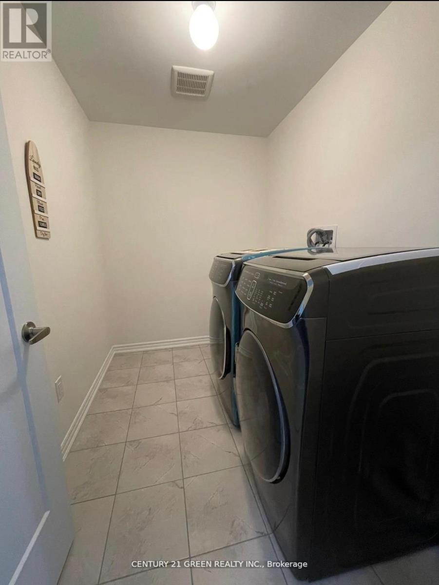 141 Barkerville Drive E, Whitby, Ontario  L1P 0L9 - Photo 15 - E12790478