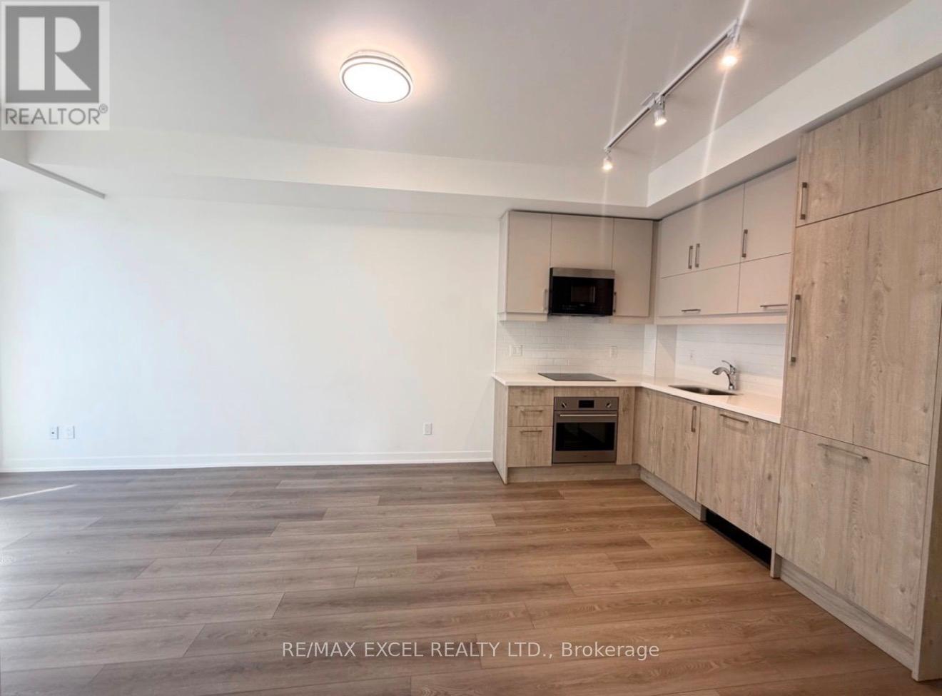 802 - 38 Simcoe Promenade, Markham, Ontario  L6G 0H7 - Photo 2 - N12786778