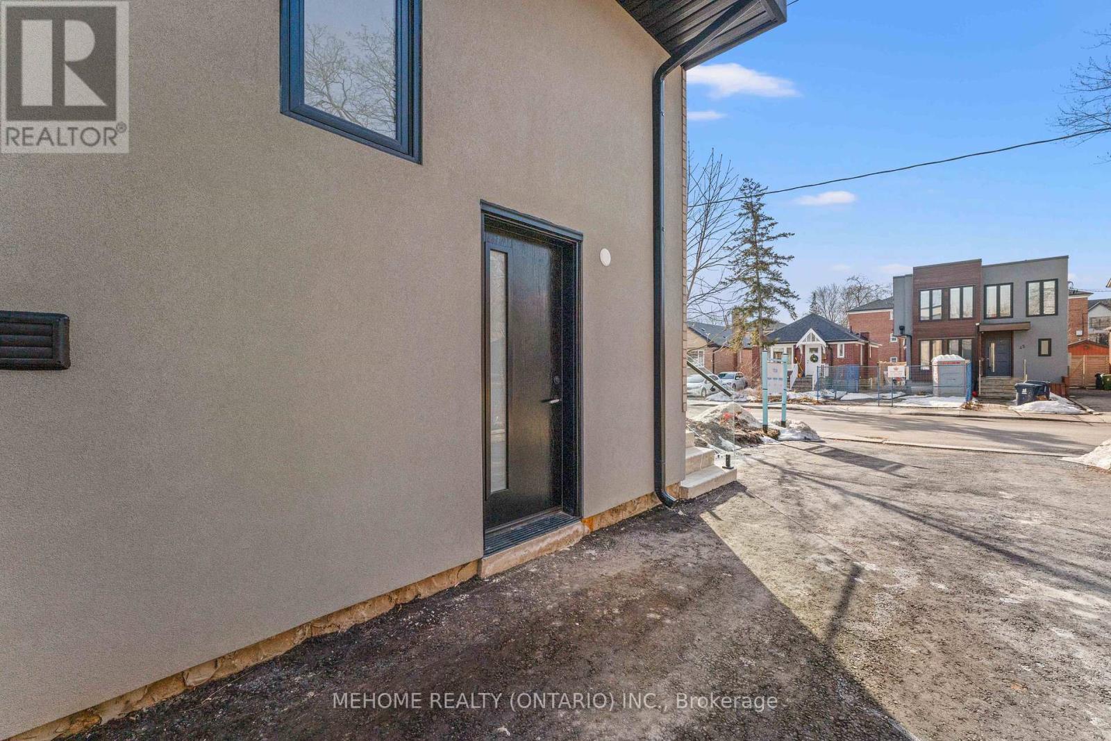 Lower - 46 William Street, Toronto, Ontario  M9N 2G7 - Photo 3 - W12790464