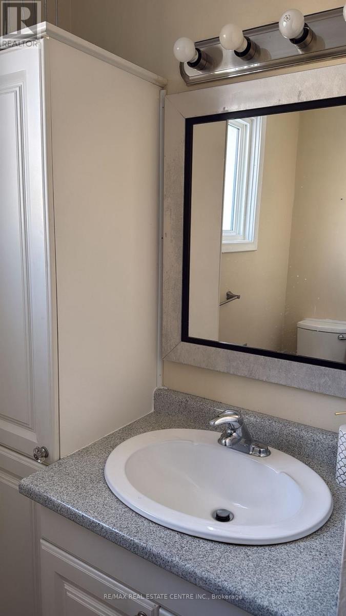 55 Yorkdale Crescent, Hamilton, Ontario  L8J 1E4 - Photo 12 - X12790466