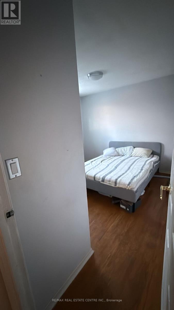 55 Yorkdale Crescent, Hamilton, Ontario  L8J 1E4 - Photo 19 - X12790466