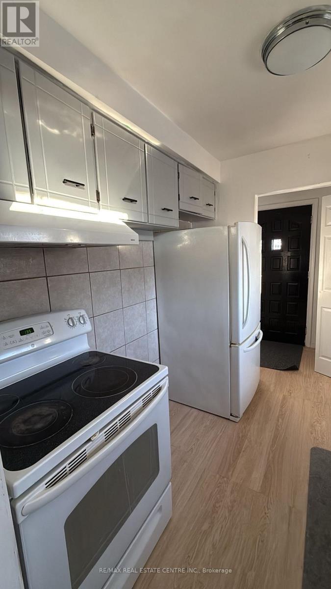 55 Yorkdale Crescent, Hamilton, Ontario  L8J 1E4 - Photo 8 - X12790466