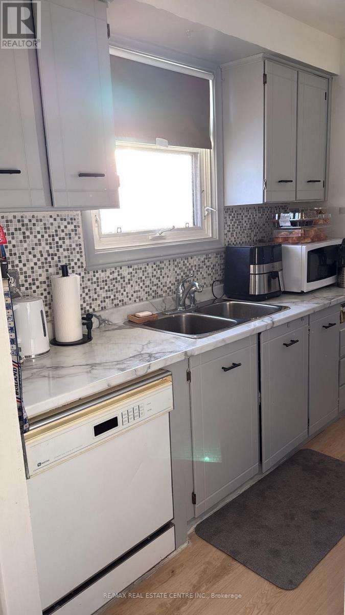 55 Yorkdale Crescent, Hamilton, Ontario  L8J 1E4 - Photo 9 - X12790466