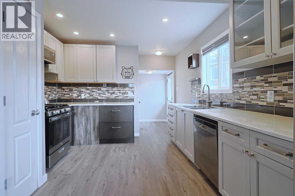 18 Maple Street, Okotoks, Alberta  T1S 1J6 - Photo 13 - A2284740