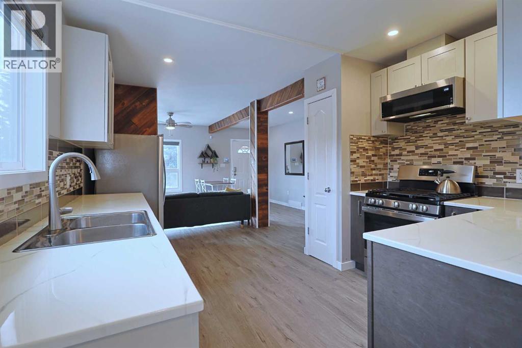 18 Maple Street, Okotoks, Alberta  T1S 1J6 - Photo 17 - A2284740