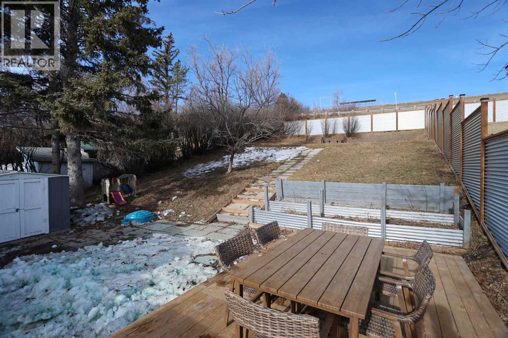 18 Maple Street, Okotoks, Alberta  T1S 1J6 - Photo 3 - A2284740