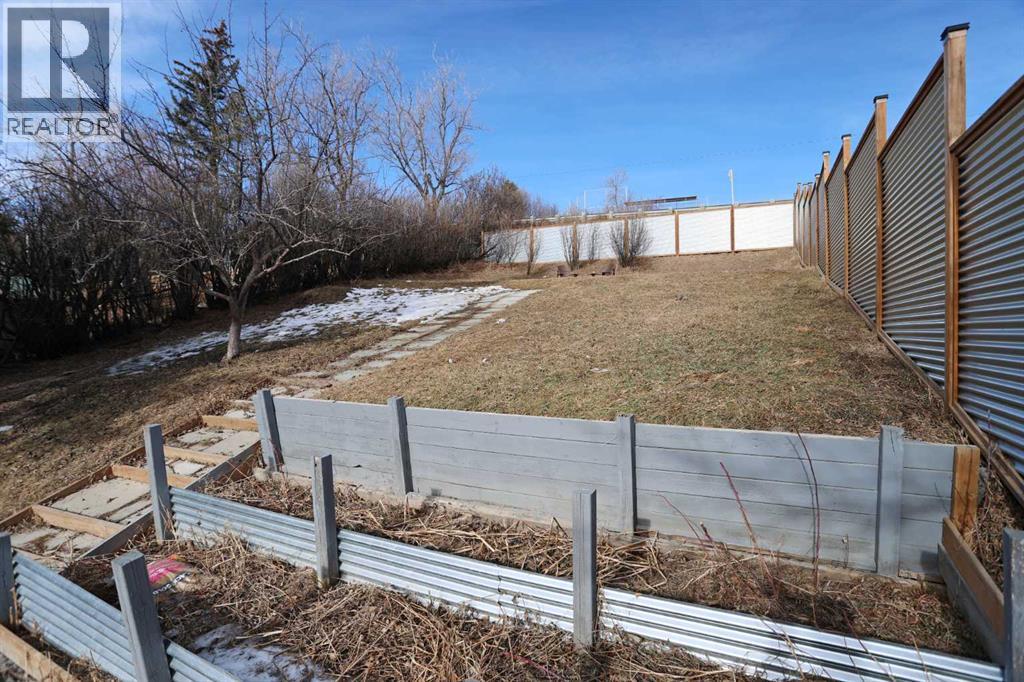 18 Maple Street, Okotoks, Alberta  T1S 1J6 - Photo 37 - A2284740