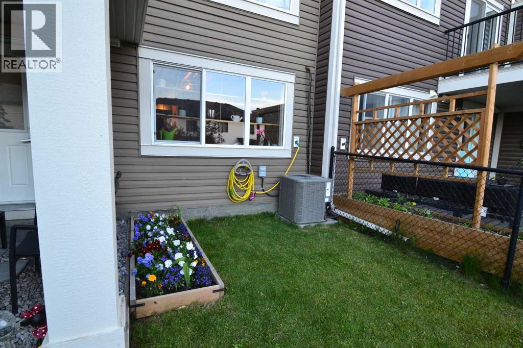 613 Hillcrest Road Sw, Airdrie, Alberta  T4B 4C8 - Photo 15 - A2284382