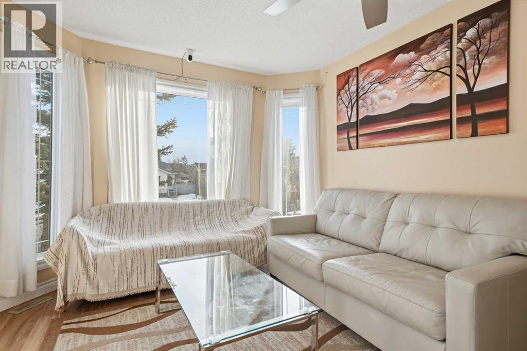 80 Taradale Drive S, Calgary, Alberta  T3J 4W7 - Photo 2 - A2284760