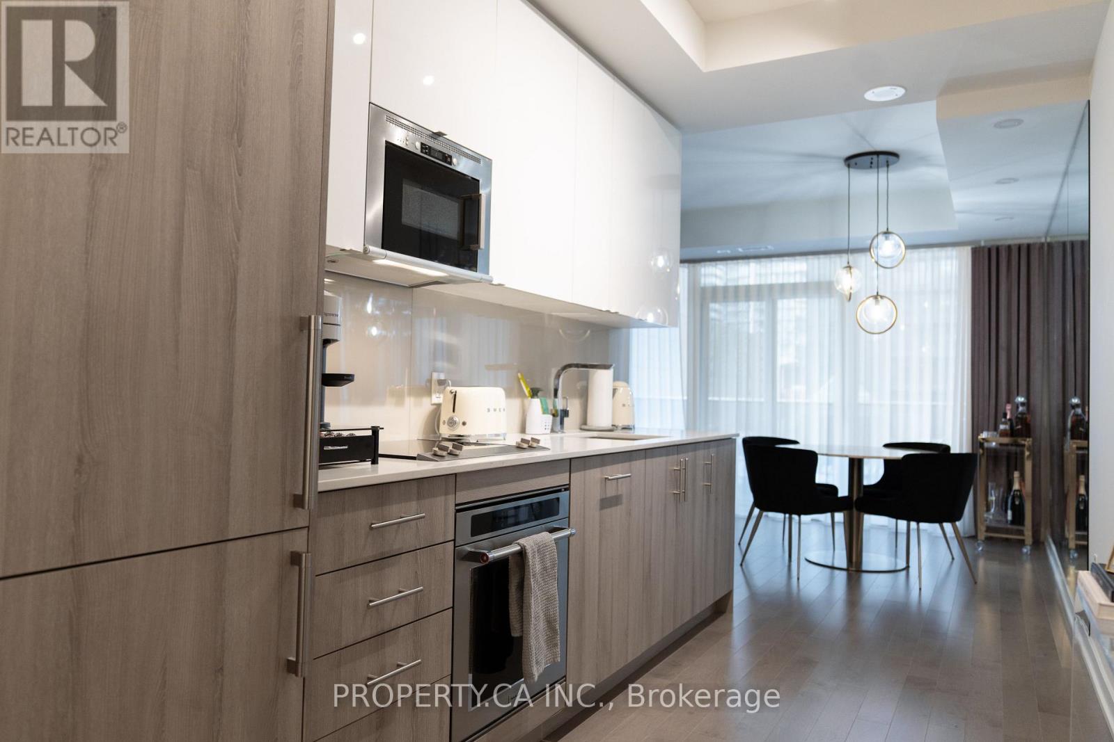 618 - 330 Richmond Street W, Toronto, Ontario  M5V 0M4 - Photo 1 - C12790494