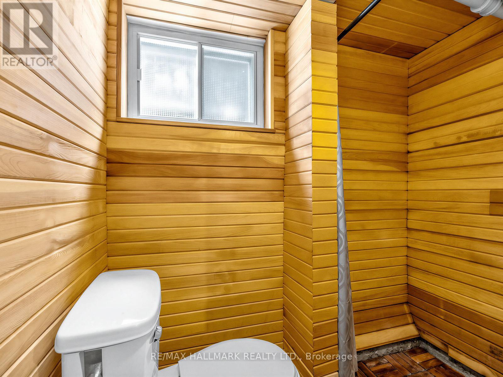 18 Roblin Avenue, Toronto, Ontario  M4C 3P8 - Photo 28 - E12790492